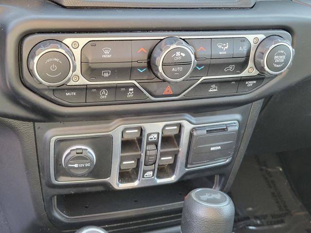 2023 Jeep Wrangler 4-Door Sahara - Photo 18