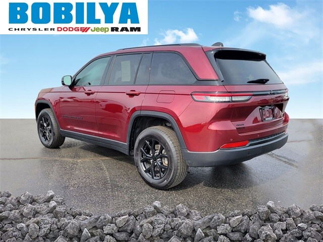 2024 Jeep Grand Cherokee Altitude photo 4