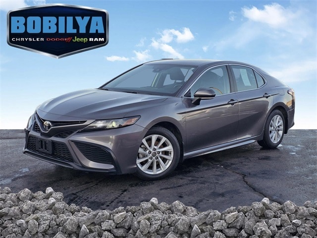 2024 Toyota Camry SE's photo