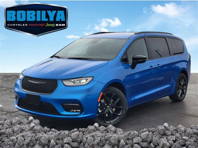 2026 Chrysler Pacifica Select's photo