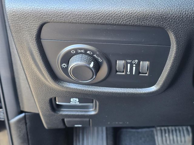 2023 Jeep Grand Cherokee Laredo - Photo 12