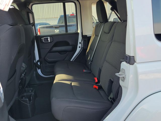 2023 Jeep Wrangler 4-Door Sahara - Photo 20