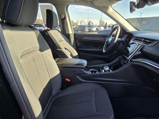 2023 Jeep Grand Cherokee Laredo - Photo 30
