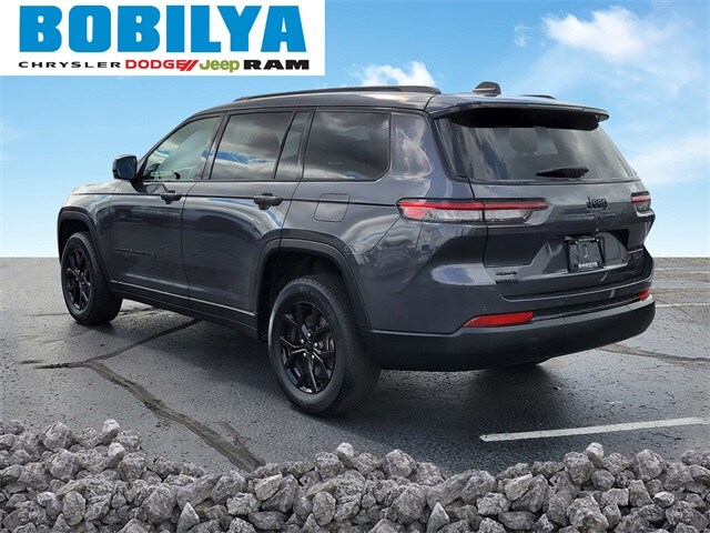 2024 Jeep Grand Cherokee Altitude photo 4