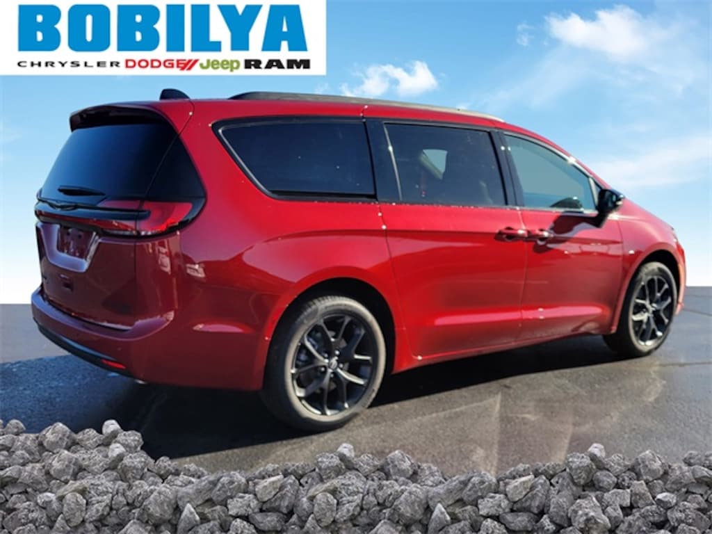 New 2026 Chrysler Pacifica LIMITED AWD Passenger Van