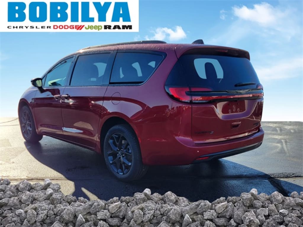 New 2026 Chrysler Pacifica LIMITED AWD Passenger Van