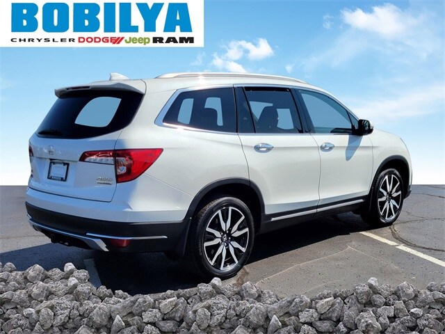 2021 Honda Pilot Touring photo 3