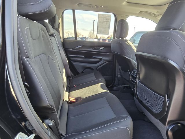 2023 Jeep Grand Cherokee Laredo - Photo 29
