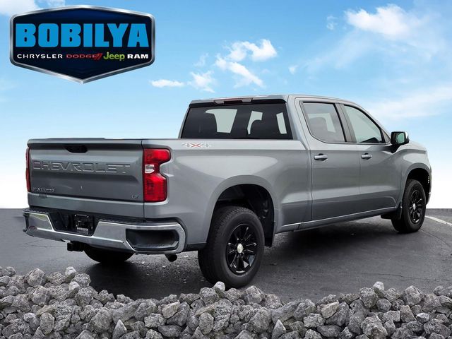 2023 Chevrolet Silverado 1500 LT - Photo 3