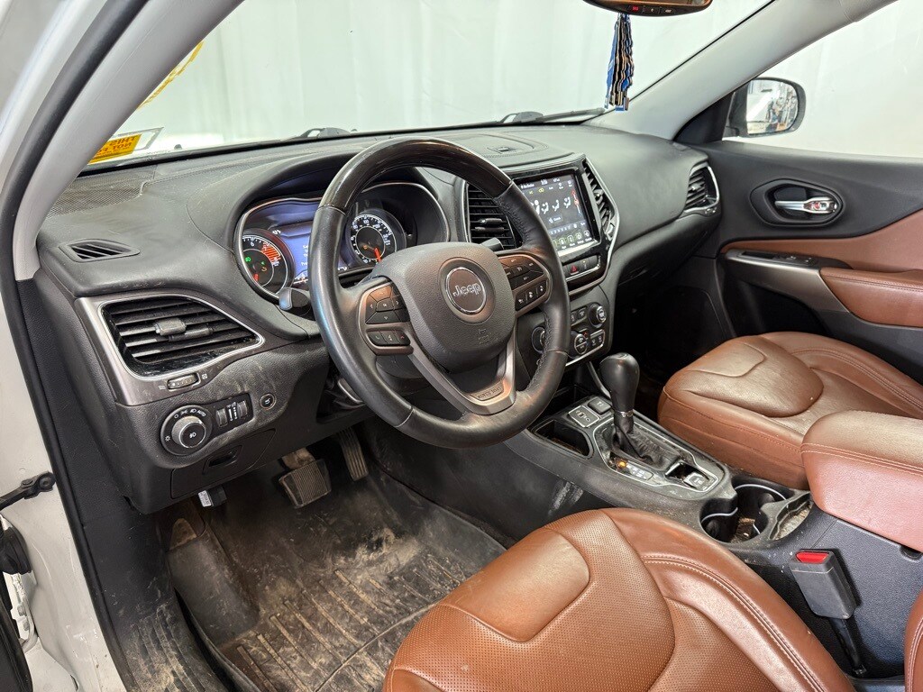 2019 Jeep Cherokee Overland photo 3