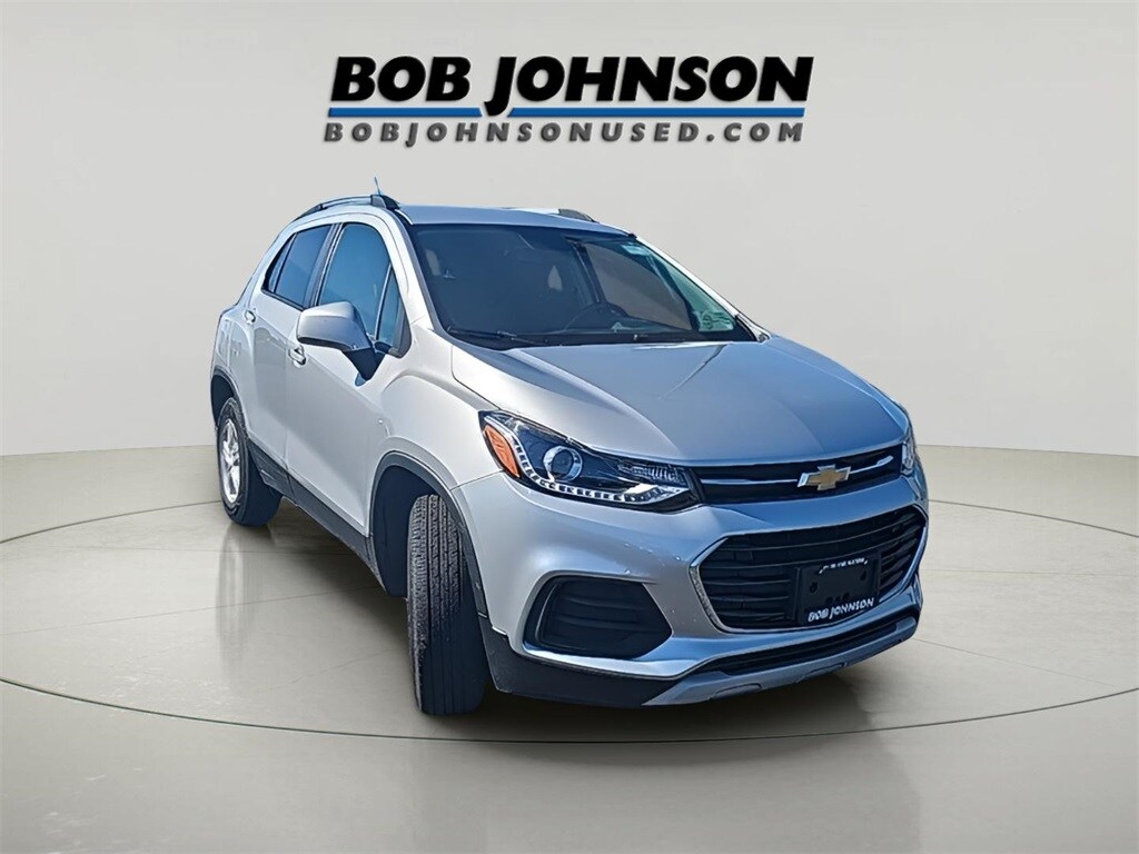 2022 Chevrolet Trax LT photo 2