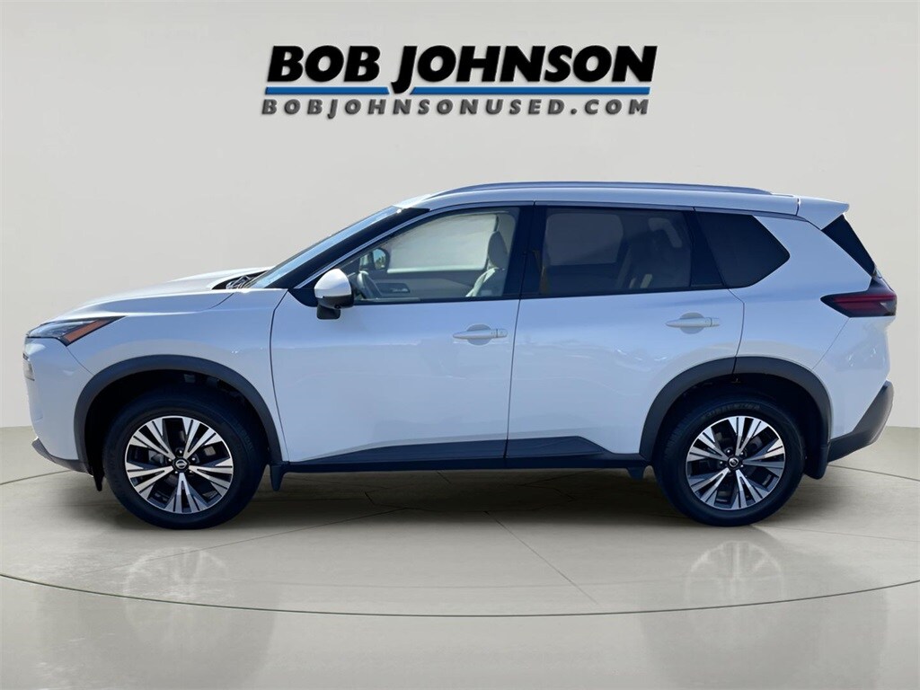 2021 Nissan Rogue SV photo 3