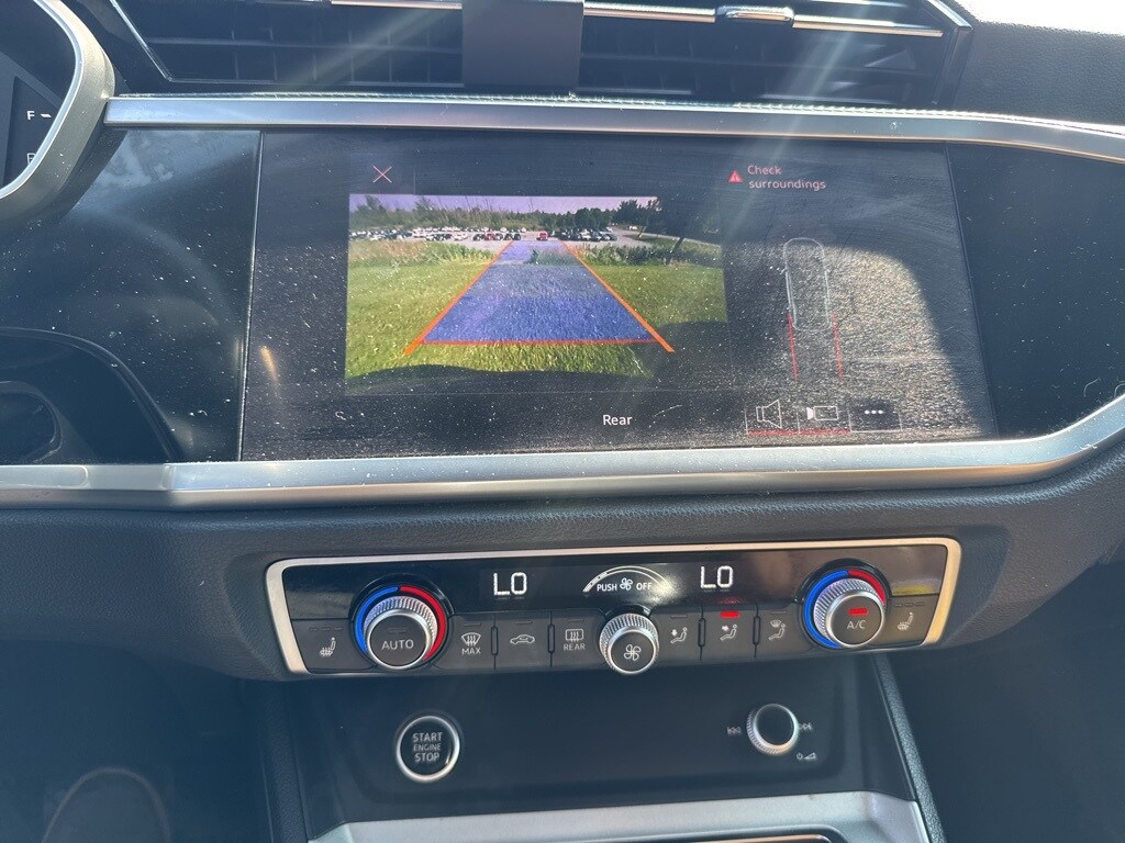 2022 Audi Q3 Premium 40 TFSI photo 3