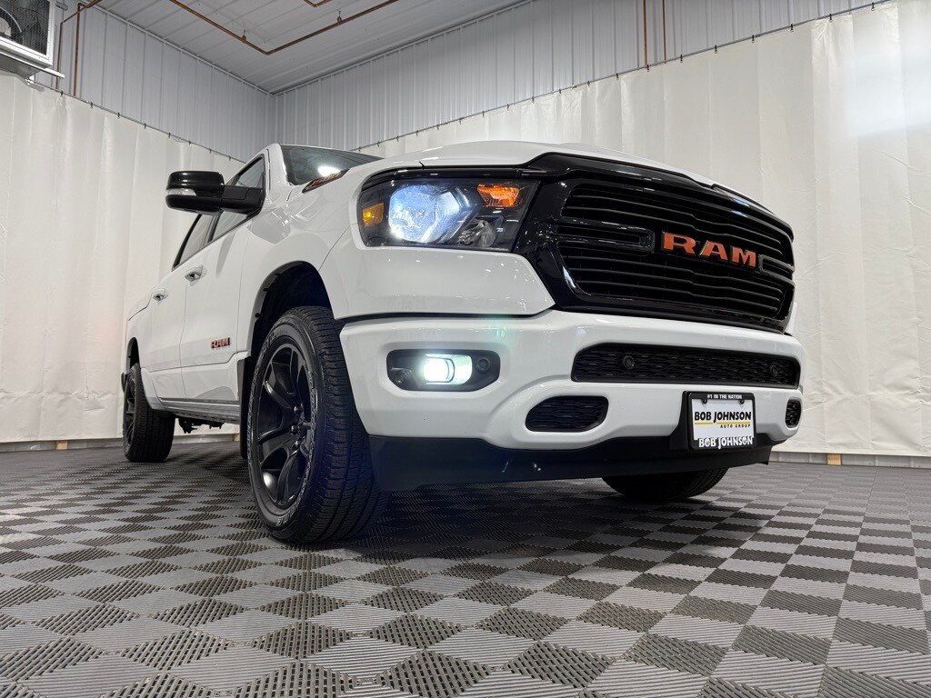 2021 Ram 1500 Big Horn Lone Star Night Edition photo 3