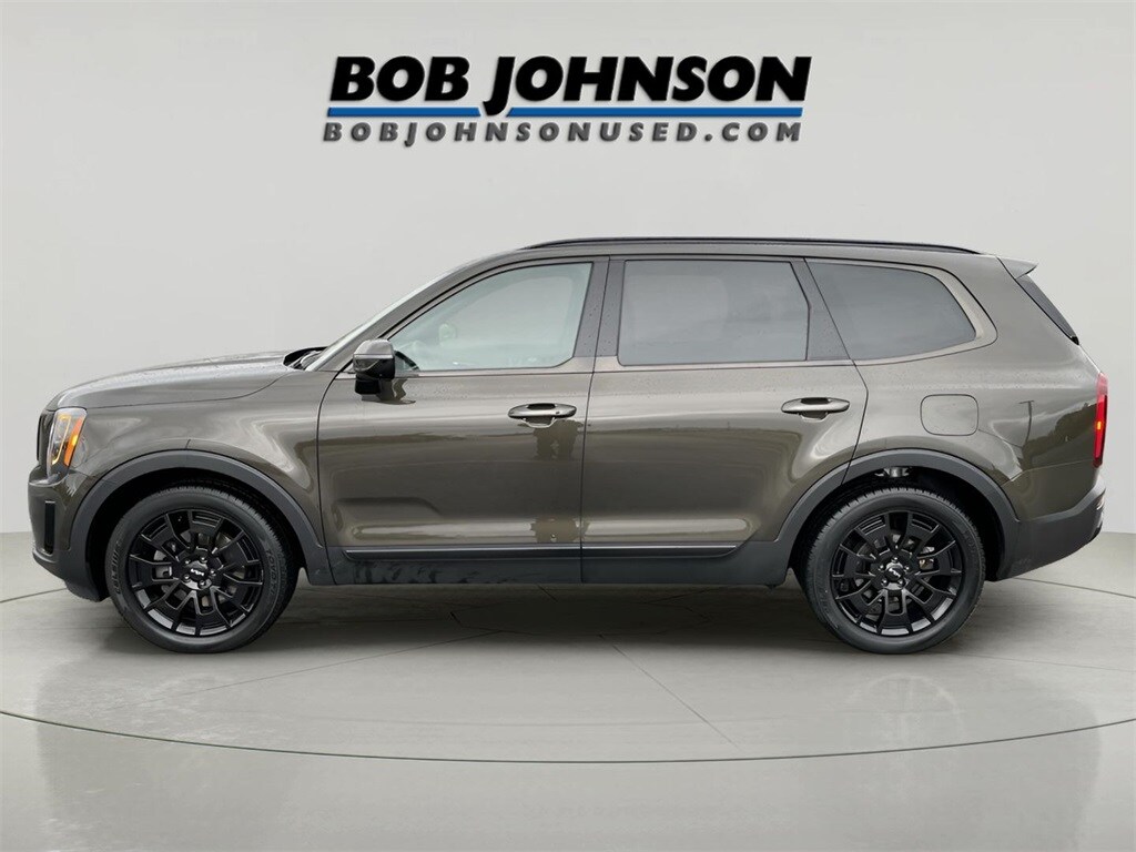 2022 Kia Telluride SX photo 3