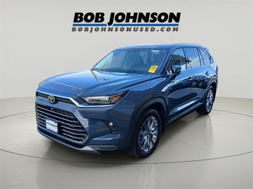 2024 Toyota Grand Highlander Platinum photo 2