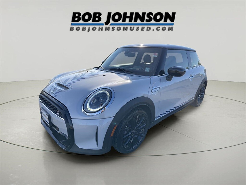 2022 Mini Cooper 2 Door Hardtop S photo 2