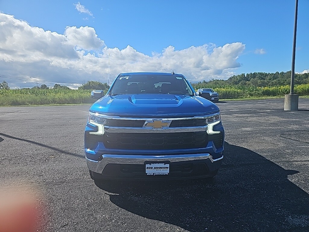 2022 Chevrolet Silverado 1500 LT1 photo 3