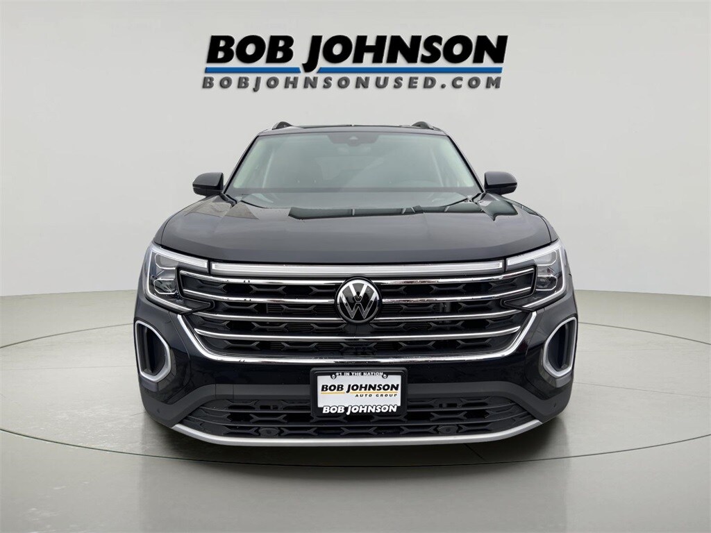 2025 Volkswagen Atlas SE Technology photo 2