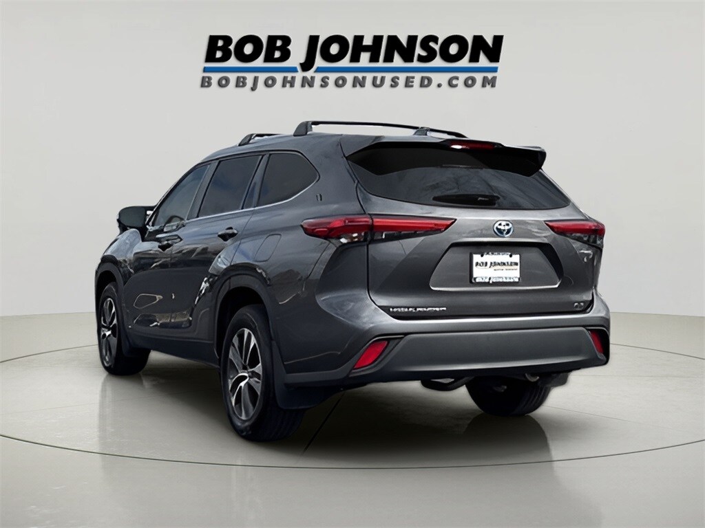 Used 2023 Toyota Highlander Hybrid XLE SUV