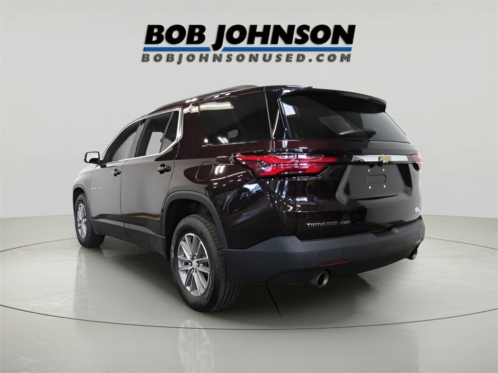 2023 Chevrolet Traverse 1LT photo 2