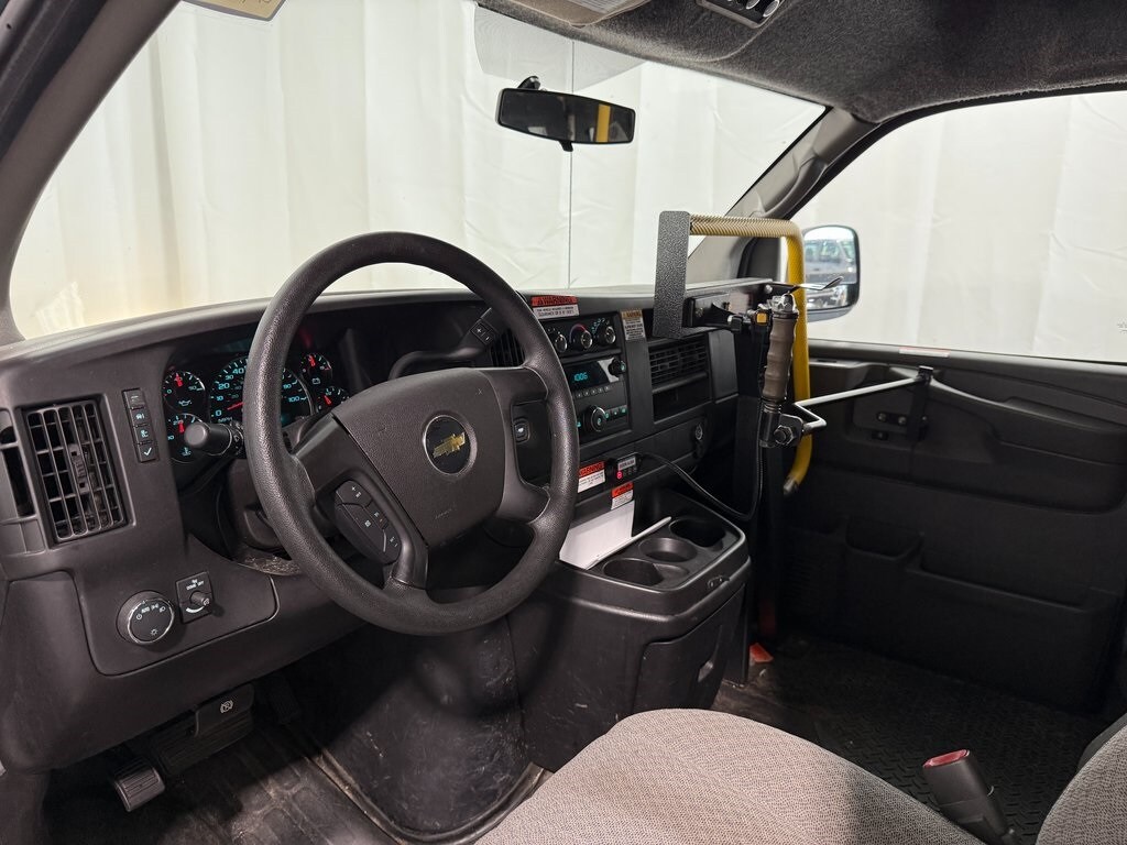 2013 Chevrolet Express 3500 LT Passenger photo 3