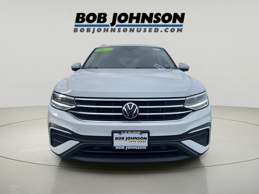 2024 Volkswagen Tiguan SE Wolfsburg Edition photo 2