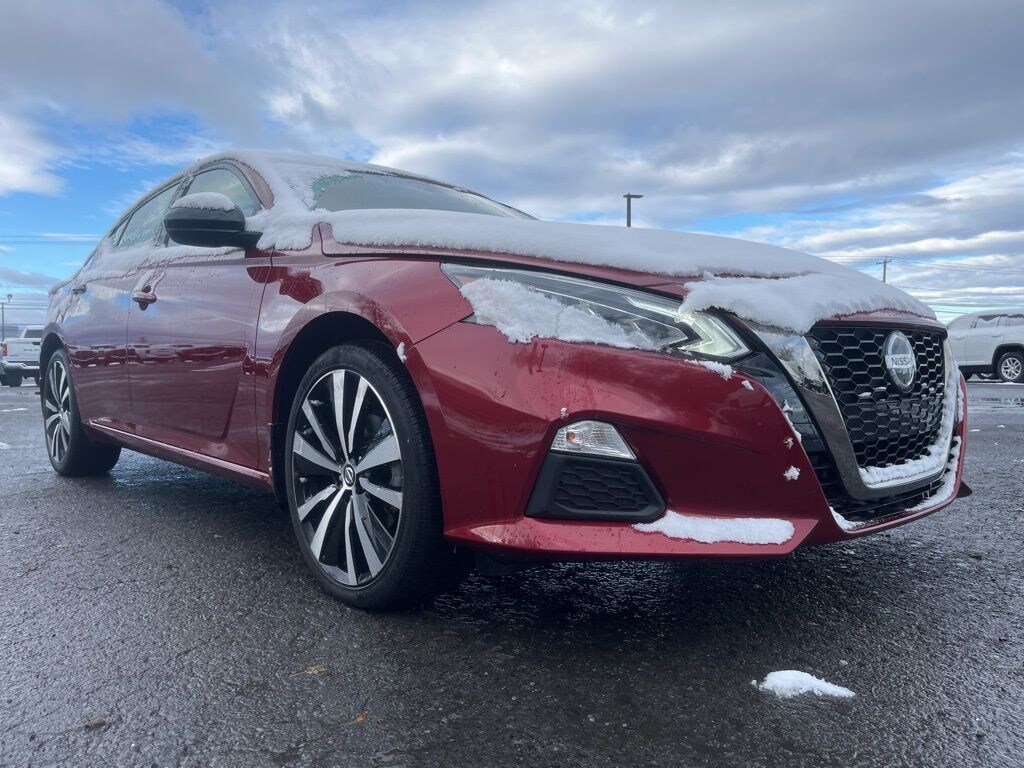 Used 2022 Nissan Altima 2.5 SR Sedan