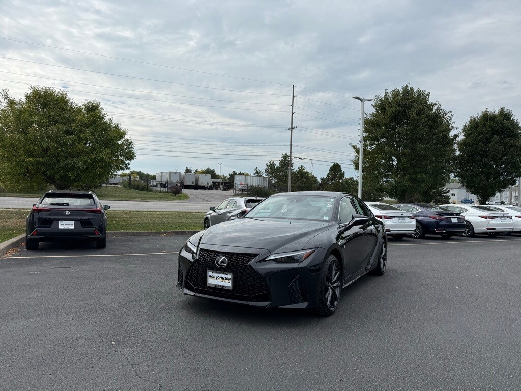 2022 Lexus IS 350 F SPORT AWD photo 3