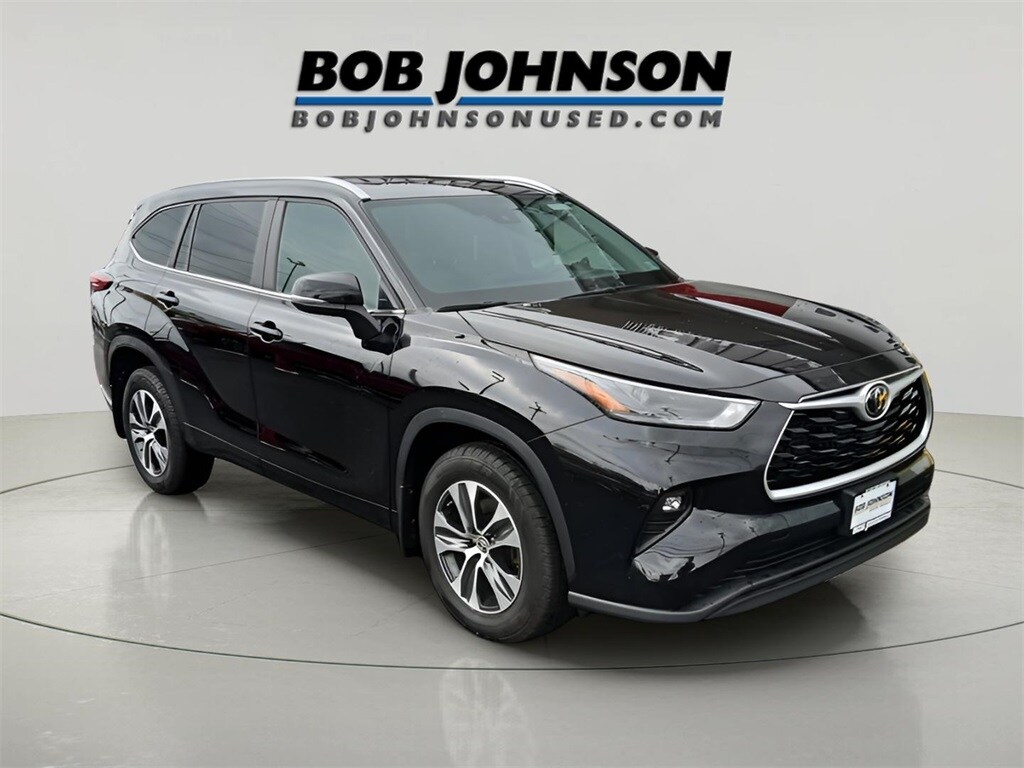 Used 2023 Toyota Highlander XLE SUV