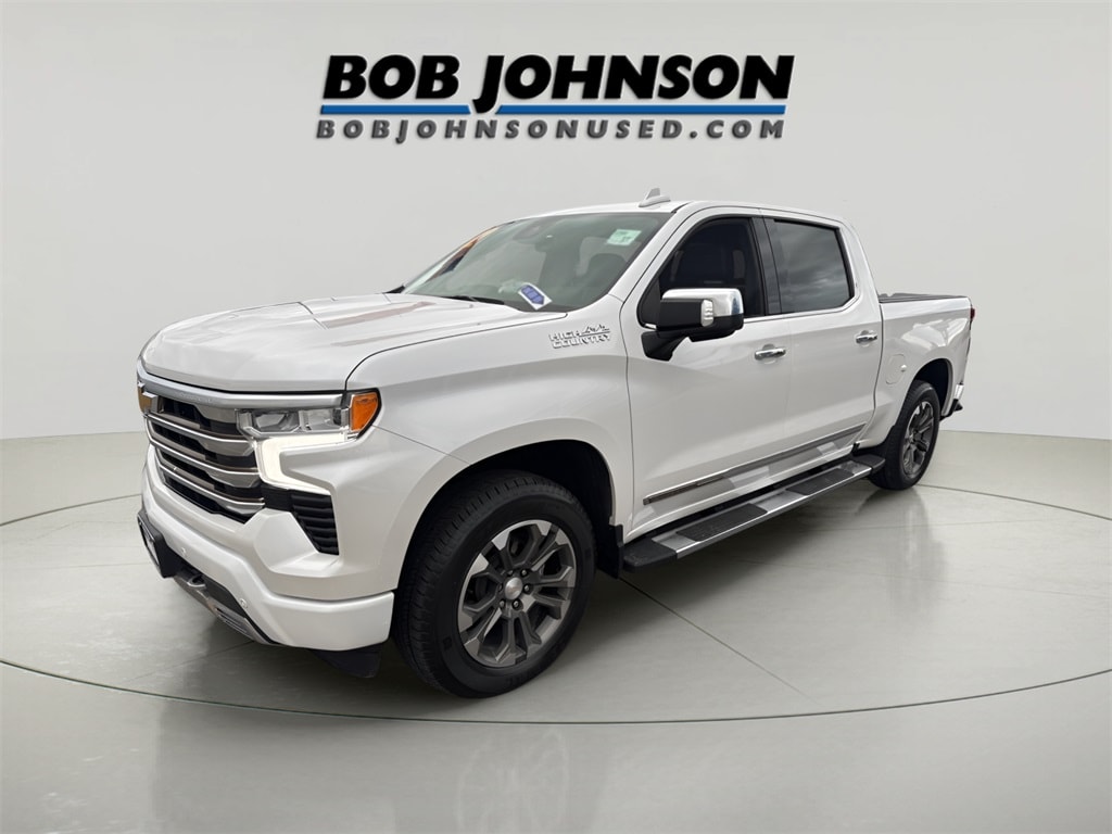 2022 Chevrolet Silverado 1500 High Country photo 3