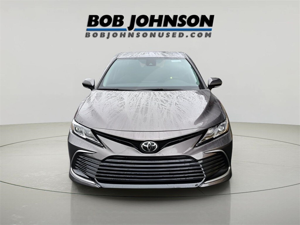2023 Toyota Camry LE photo 2