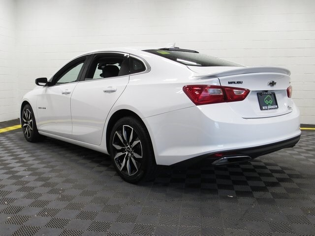 2022 Chevrolet Malibu RS photo 2