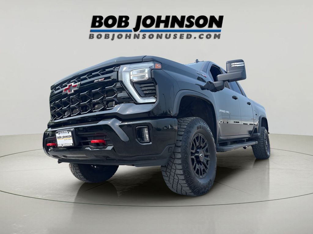 2024 Chevrolet Silverado 2500HD ZR2 photo 2