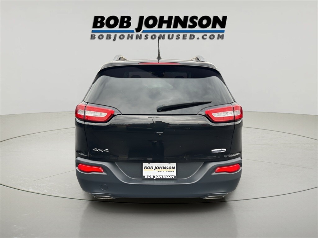 2016 Jeep Cherokee Latitude photo 3