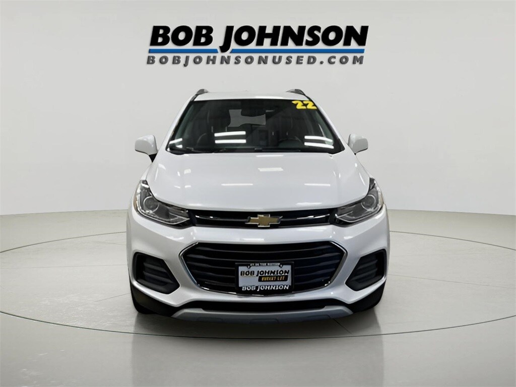 2022 Chevrolet Trax LT photo 2
