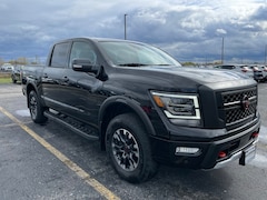 2023 Nissan Titan PRO-4X Truck