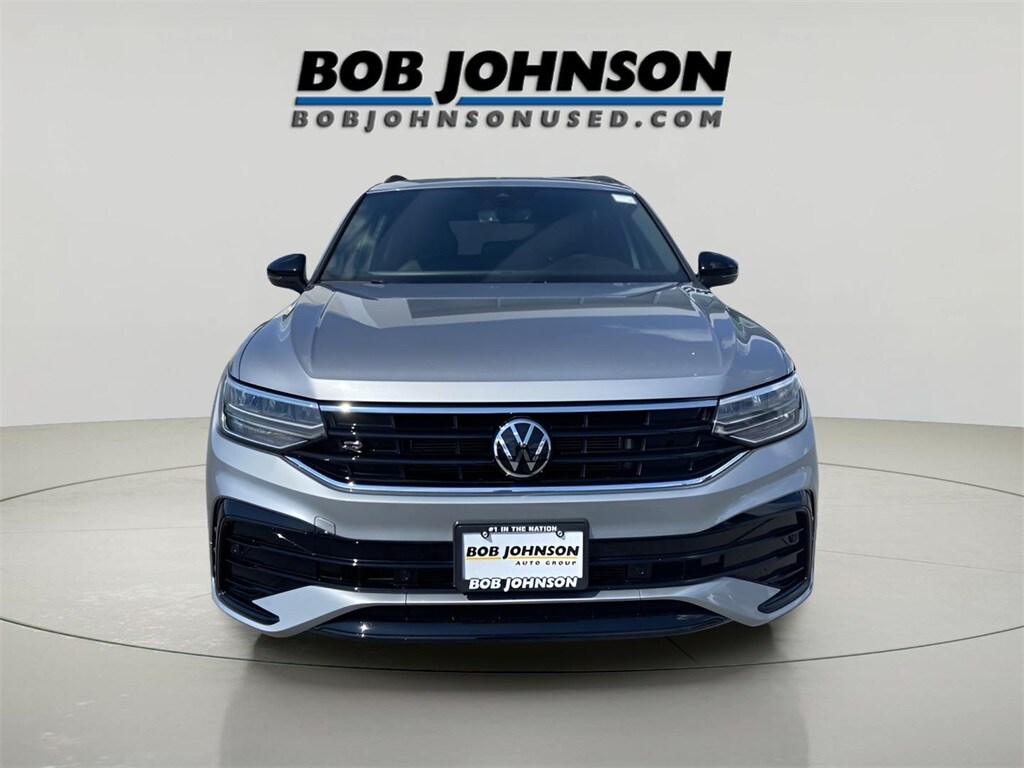 2022 Volkswagen Tiguan SE R-Line Black photo 2