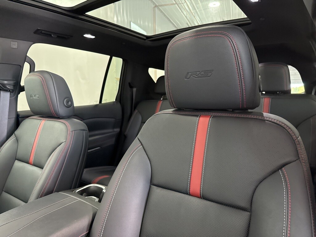 2024 Chevrolet Traverse RS photo 3
