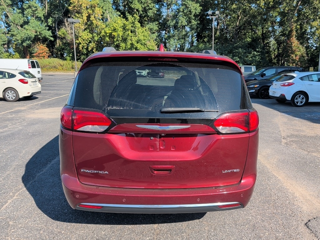 2018 Chrysler Pacifica Limited photo 4