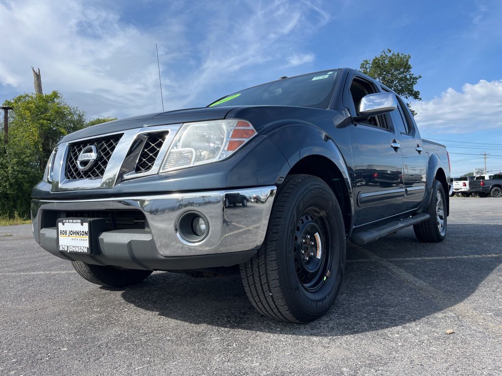 2019 Nissan Frontier SL photo 3