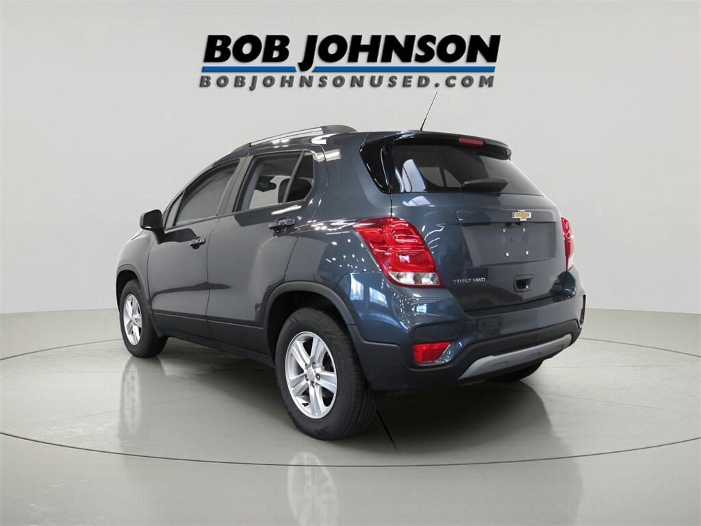 2022 Chevrolet Trax LT photo 2