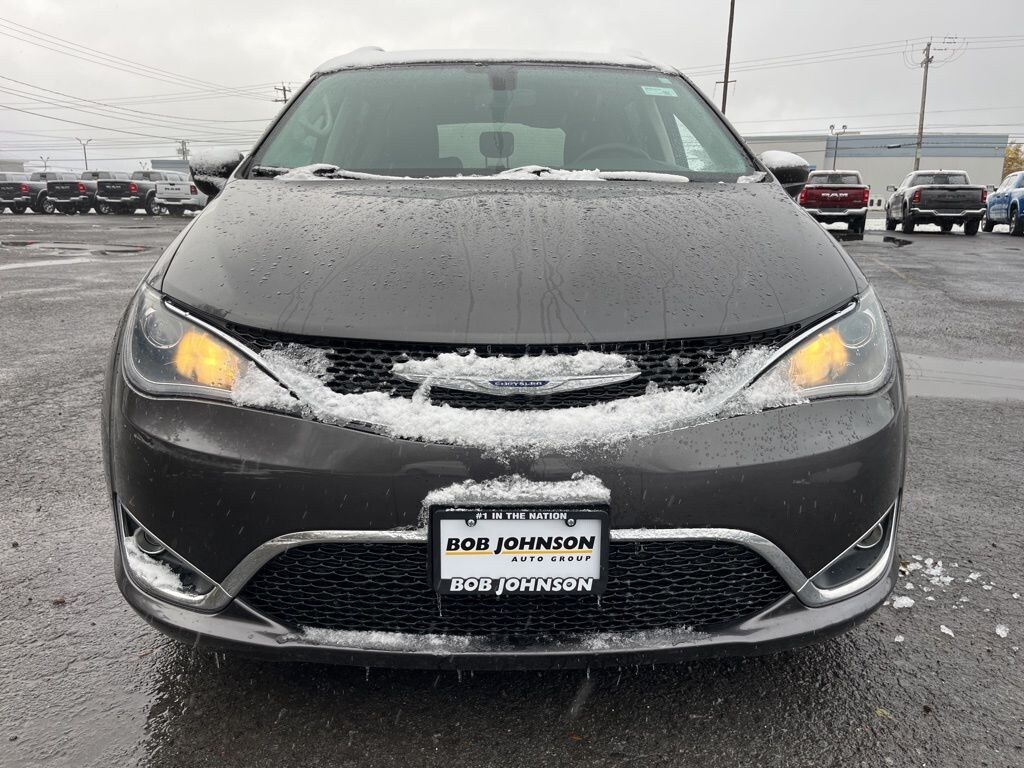 Used 2020 Chrysler Pacifica Touring L Minivan/Van