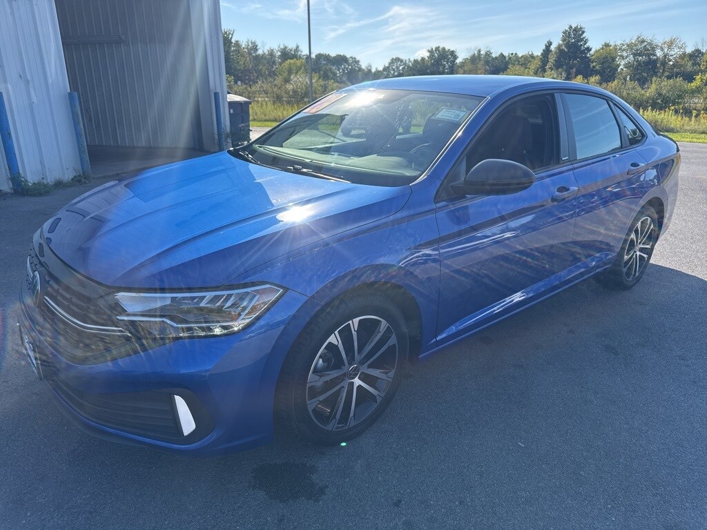 2023 Volkswagen Jetta 1.5T Sport photo 3