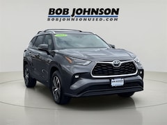 2023 Toyota Highlander Hybrid XLE SUV