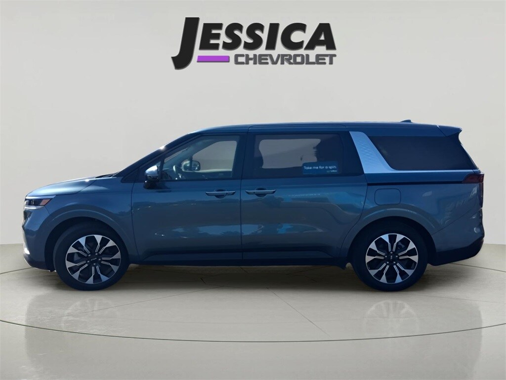 2024 Kia Carnival EX photo 3