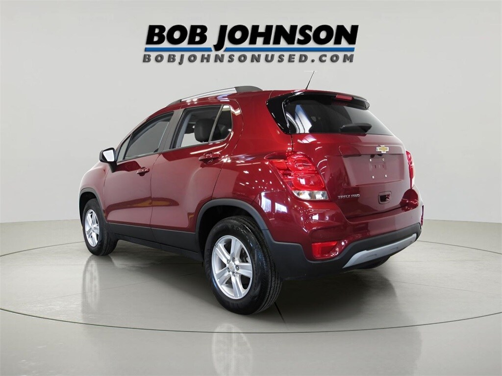 2022 Chevrolet Trax LT photo 2