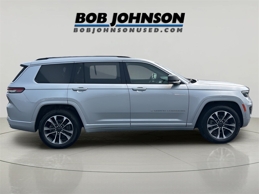 2021 Jeep Grand Cherokee Overland photo 2