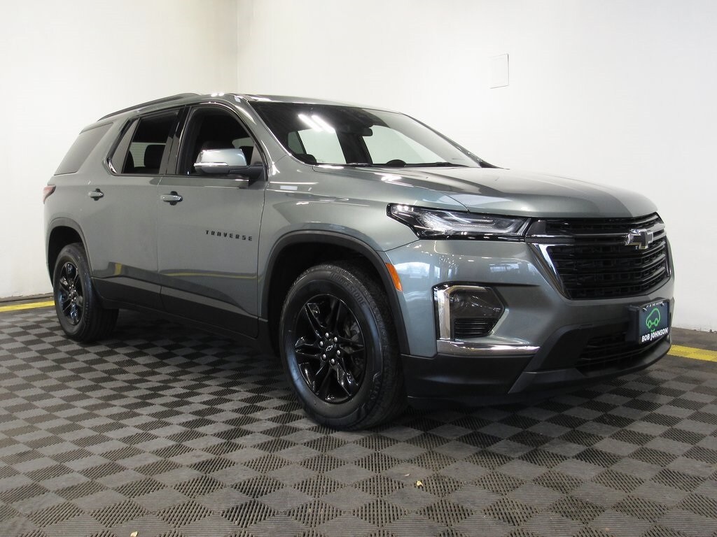 Used 2023 Chevrolet Traverse LT SUV