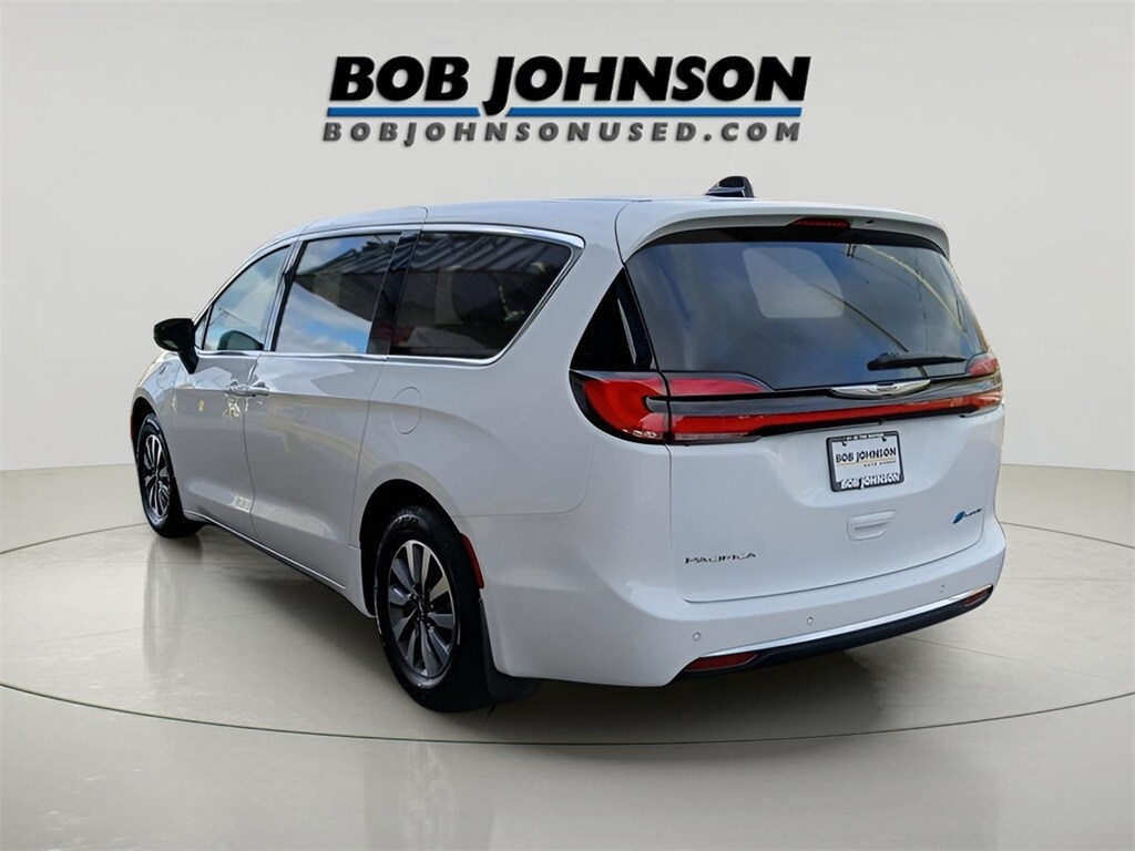 Used 2023 Chrysler Pacifica Hybrid Touring L Minivan/Van
